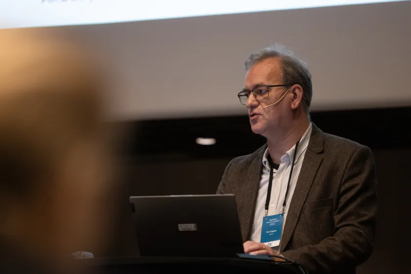 Default image description